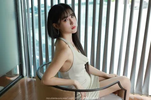 Chic Fashion Gallery: Xiaobao Features a Stunning Halter Neck Bodycon Dress in Latest IESS Collection - image 4