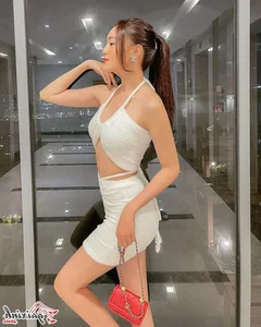 Ninh Duong Lan Ngoc Shines: The Stunning Bikini Photoshoot of Vietnam's Screen Queen - image 17