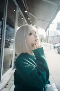 Coser Chunmomo's Enchanting Autumn Quest: Part04 Captures Street Style Beauty - image 6