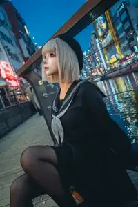 Coser Chunmomo's Enchanting Autumn Quest: Part04 Captures Street Style Beauty - image 0