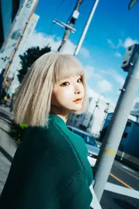 Coser Chunmomo's Enchanting Autumn Quest: Part04 Captures Street Style Beauty - image 1