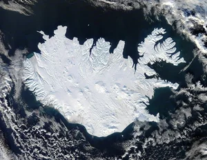 The Science of Scenery: Global Natural Wonders from an Aerial Perspective - image 1