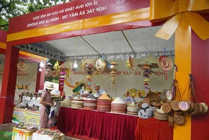 Exploring the Vibrant Cultural Atmosphere at the Hanoi Tourism Gift Festival - image 8