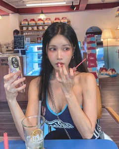 Captivating Street Style: Top Korean DJ Stuns Fans During Casual Coffee Outing in Latest Viral Gallery - image 7