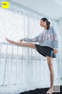 IESS Model Mei Zi Dazing on the Windowsill Lifestyle Photography - image 32