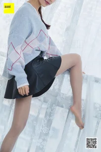 IESS Model Mei Zi Dazing on the Windowsill Lifestyle Photography - image 50