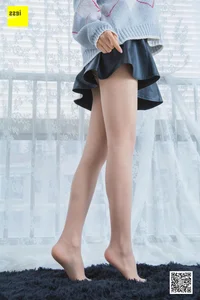 IESS Model Mei Zi Dazing on the Windowsill Lifestyle Photography - image 11