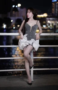 Billiards Goddess Captivates Fans with Luxurious Photoshoot by the Scenic Saigon River - image 9