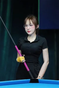 Billiards Goddess Captivates Fans with Luxurious Photoshoot by the Scenic Saigon River - image 5
