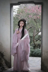 Exploring the Grace of Qin Qin in YiTuYu Vol.7097 - image 5
