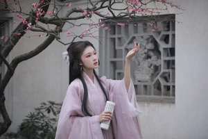 Exploring the Grace of Qin Qin in YiTuYu Vol.7097 - image 0