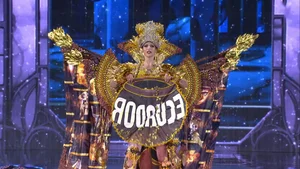 Que Anh’s Stunning Transformation: Showcasing a Massive 12kg National Costume at Miss Grand International - image 9