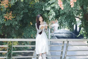 Mu You You in YiTuYu Art Language Vol.7888: A Stunning Collection of Artistic Photography and Modern Portrait Techniques - image 2