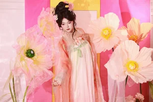 Sophisticated Grace: YiTuYu Art Language Vol.5547 Starring KaiLin Jiang - image 0
