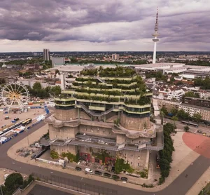From War Bunker to Green Oasis: Exploring Hamburg's Innovative Urban Transformation - image 2