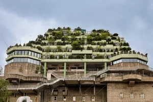 From War Bunker to Green Oasis: Exploring Hamburg's Innovative Urban Transformation - image 1