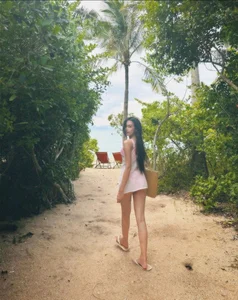 Doãn Hải My Stuns with Elegant Style and Iconic Long Legs in Latest Fashion Gallery - image 5