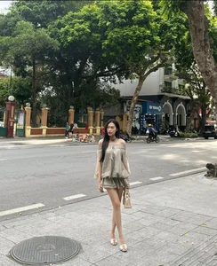 Doãn Hải My Stuns with Elegant Style and Iconic Long Legs in Latest Fashion Gallery - image 6
