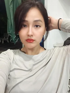 Tang Thanh Ha Stuns in Elegant Fashion: A Look at the Vietnamese Star's Sophisticated Style - image 4