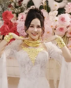 Bridal Grandeur: A Celebrated Star’s Wedding Featuring Traditional Gold Jewelry - image 2