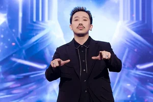 Vietnamese Star Tran Thanh Spotted Late Night: Netizens React to Strange Behavior - image 3