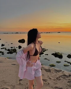 Who Is She? The Mystery Woman Spotted with Streamer Xemesis - image 1