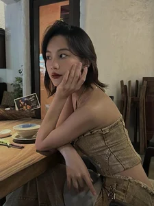 Captivating Style and On-Screen Charisma: The Rising Star Paired with Long Vu in Latest Drama - image 3