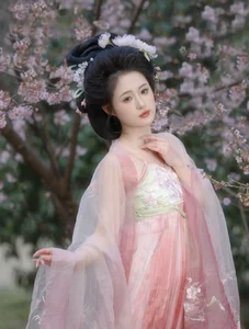 Captivating Visuals: YiTuYu Art Language Vol.7504 Yu Yuan Yi Wan Collection - image 11