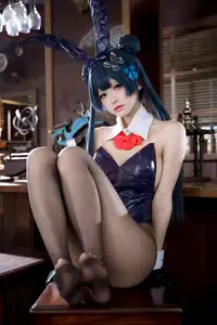 Coser Jiu Qi Miao Transforms into Ryūka Fisaki Bunny Girl: A Dazzling Blue Archive Cosplay - image 8