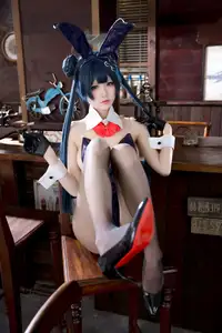 Coser Jiu Qi Miao Transforms into Ryūka Fisaki Bunny Girl: A Dazzling Blue Archive Cosplay - image 14