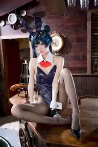 Coser Jiu Qi Miao Transforms into Ryūka Fisaki Bunny Girl: A Dazzling Blue Archive Cosplay - image 3