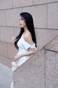 Elegant White Dress Style: A Graceful Woman's Timeless Fashion Statement - image 5