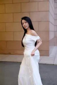 Elegant White Dress Style: A Graceful Woman's Timeless Fashion Statement - image 3