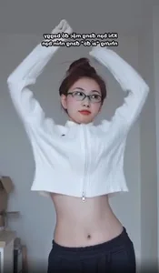 TikTok Sensation Thanh Meo Viral Video Highlights Her Surreal Waistline - image 5