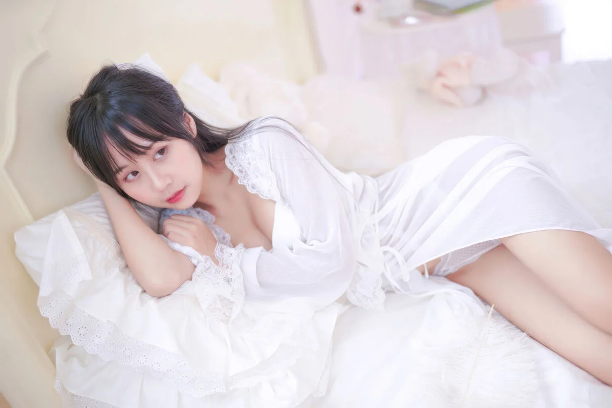Meng Ya Er Presents 'White Tea and Pure Joy' (白茶清欢): 23P Visual Series