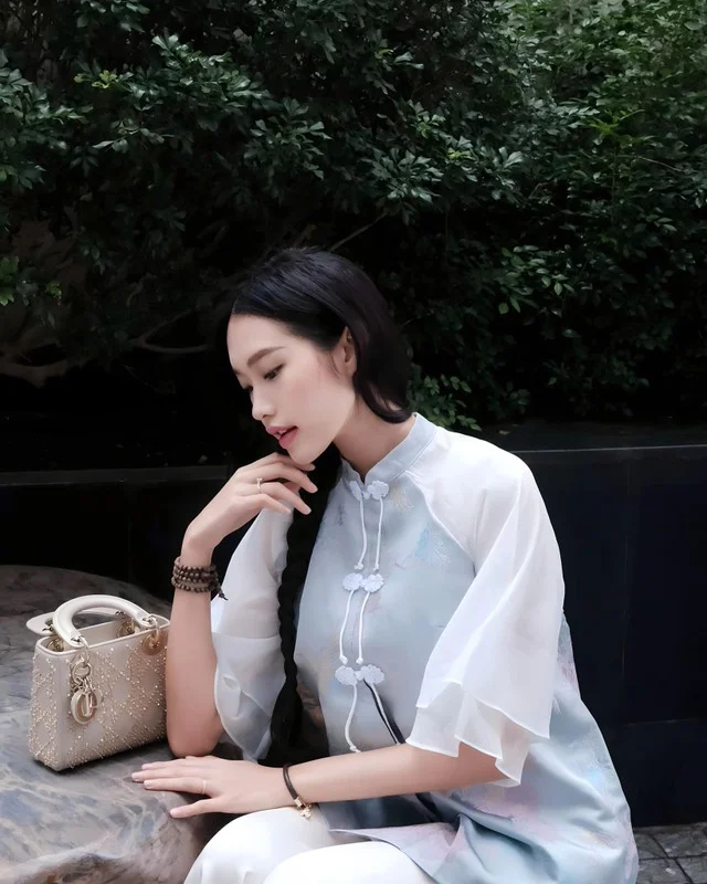 Doãn Hải My Radiates Beauty and Elegant Winter Style Amid Pregnancy Rumors