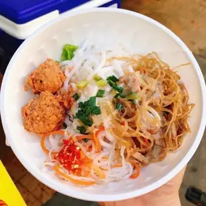 Banh Tam Bi: Mekong Delta's Rustic Dish That Hooks Diners From the First Bite - image 1