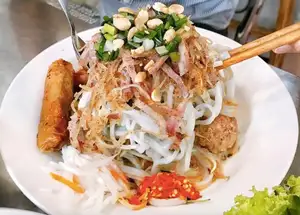 Banh Tam Bi: Mekong Delta's Rustic Dish That Hooks Diners From the First Bite - image 5