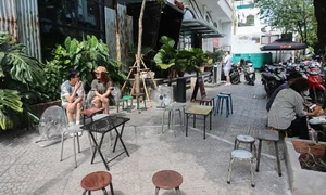 Vinyl Record Cafes: The Retro Trend Captivating HCMC Youth - image 6