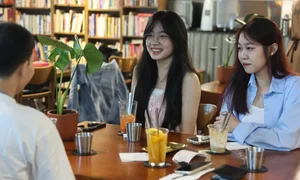 Vinyl Record Cafes: The Retro Trend Captivating HCMC Youth - image 2
