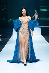 Top 10 Most Impressive Designs from Vietnam International Fashion Week Highlights - image 7