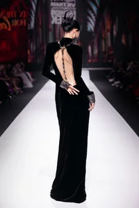 Top 10 Most Impressive Designs from Vietnam International Fashion Week Highlights - image 5