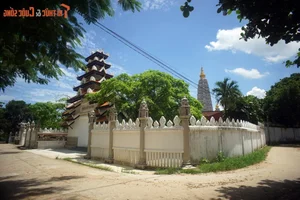The Mysterious Open-Gate Pagoda: A Hidden Architectural Gem in Hue - image 12