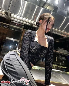 Salim’s Signature Look: A Gallery of Edgy Beauty and Personality - image 12
