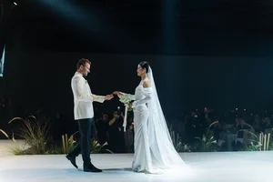 Inside Minh Tu’s Emotional Wedding: Stunning Bridal Fashion and a Heartfelt Tribute - image 15