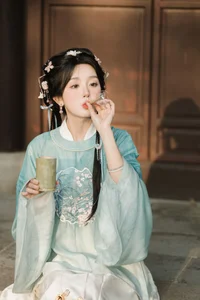 YiTuYu Art Language Vol.10429: Exquisite Photography Featuring Ao Te You Dian Man - image 0