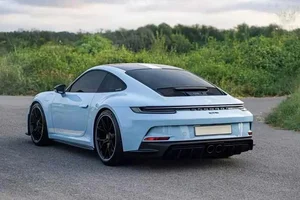 Mint Condition: The Porsche 911 GT3 Reborn in Breathtaking Turquoise Elegance - image 8