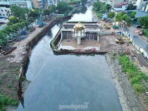 Unique Architecture of the New Water Retention Spillway on Hanoi's To Lich River - image 2