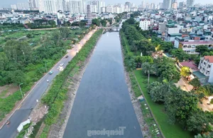 Unique Architecture of the New Water Retention Spillway on Hanoi's To Lich River - image 5