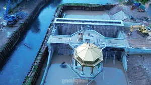 Unique Architecture of the New Water Retention Spillway on Hanoi's To Lich River - image 4